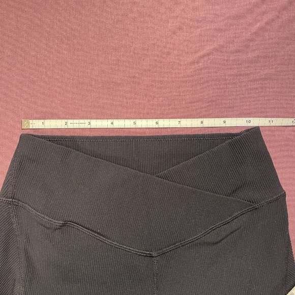 Ribbed Bike shorts in black with pockets - size small - Picture 3 of 5